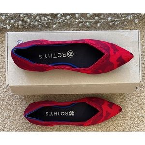 NWT Rothy’s The Point Red Camo Flats